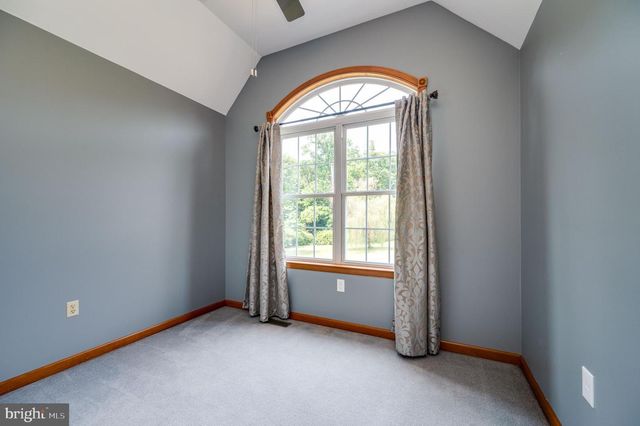 137 LAKEVIEW RD, Bernville, PA 19506