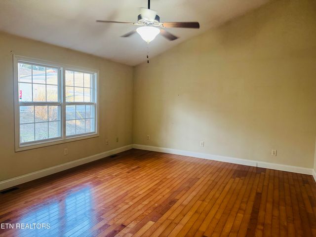 108 Stem Lane, Clinton, TN 37716