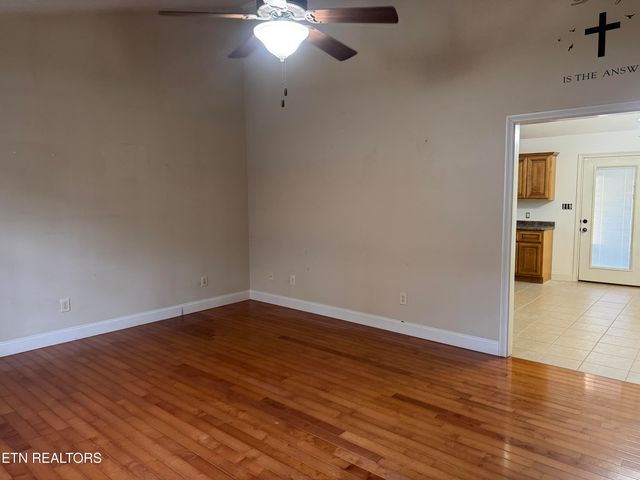 108 Stem Lane, Clinton, TN 37716