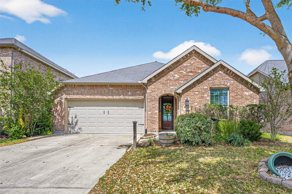8219 Summer Lake Pass Lane, Rosenberg, TX 77469