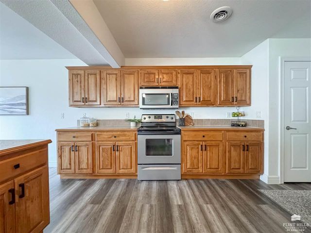 605 Harland Drive, Manhattan, KS 66503
