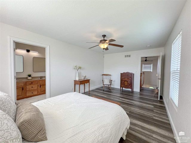 605 Harland Drive, Manhattan, KS 66503