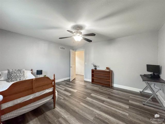 605 Harland Drive, Manhattan, KS 66503