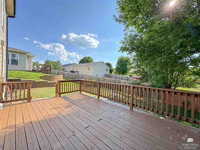 605 Harland Drive, Manhattan, KS 66503