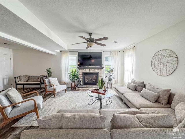 605 Harland Drive, Manhattan, KS 66503