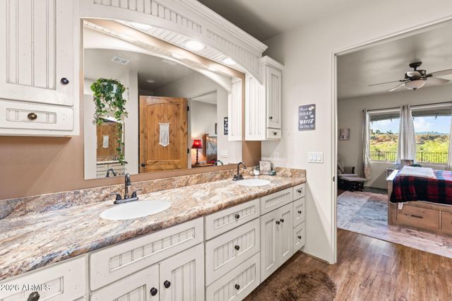 960 W MCLEAN Drive, Wickenburg, AZ 85390