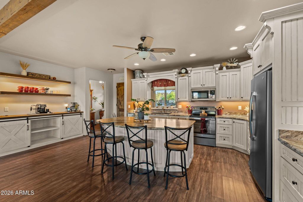960 W MCLEAN Drive, Wickenburg, AZ 85390 — photo 2