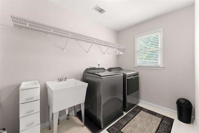 1332 Napier Close, Lawrenceville, GA 30044