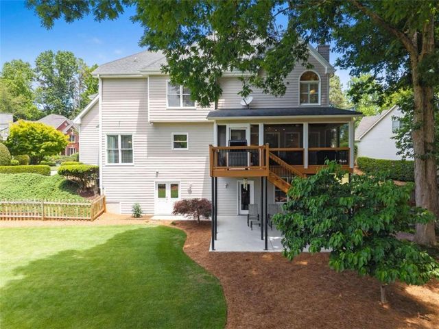 1332 Napier Close, Lawrenceville, GA 30044