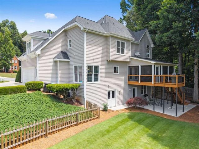 1332 Napier Close, Lawrenceville, GA 30044