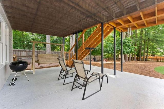 1332 Napier Close, Lawrenceville, GA 30044