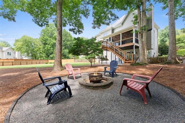 1332 Napier Close, Lawrenceville, GA 30044