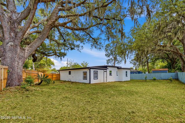 6144 FORDHAM Circle W, Jacksonville, FL 32217