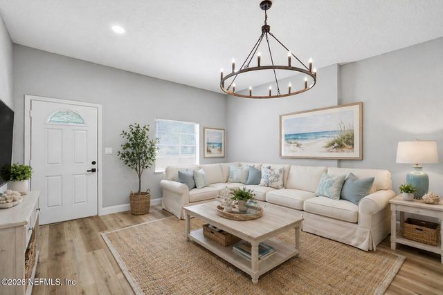 6144 FORDHAM Circle W, Jacksonville, FL 32217