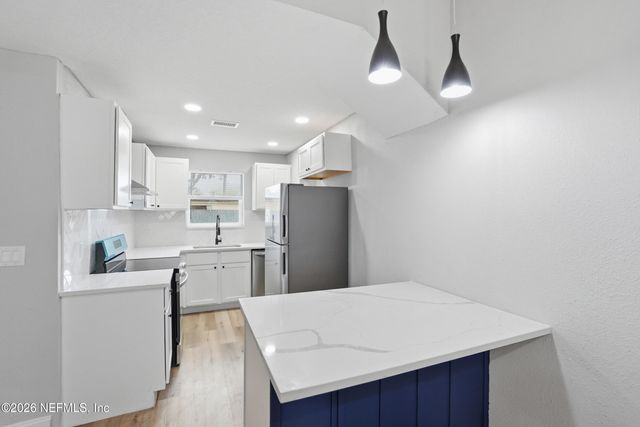 6144 FORDHAM Circle W, Jacksonville, FL 32217