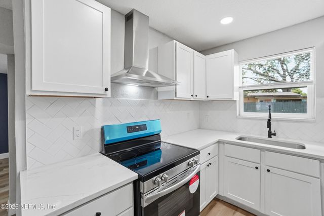 6144 FORDHAM Circle W, Jacksonville, FL 32217