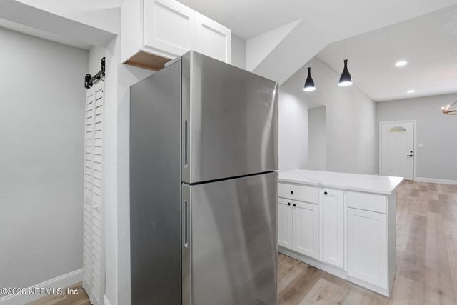 6144 FORDHAM Circle W, Jacksonville, FL 32217