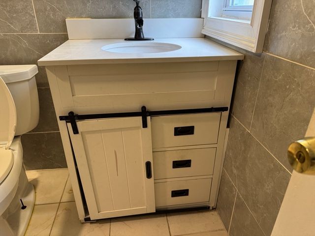 409 Moody St 1, Lowell, MA 01854