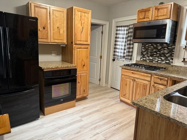 409 Moody St 1, Lowell, MA 01854