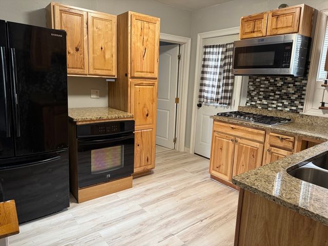 409 Moody St 1, Lowell, MA 01854