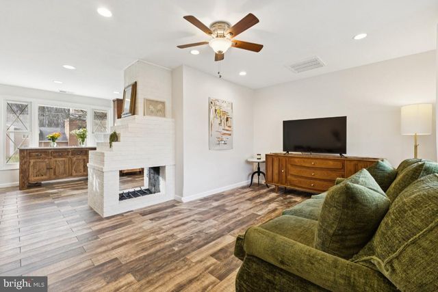 7433 BATH ST, Springfield, VA 22150