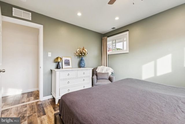 7433 BATH ST, Springfield, VA 22150