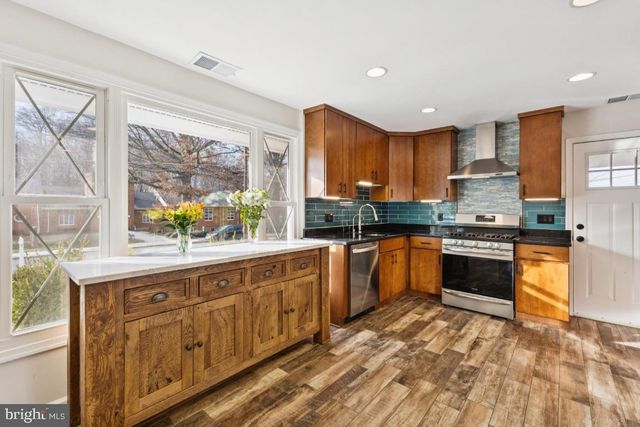 7433 BATH ST, Springfield, VA 22150