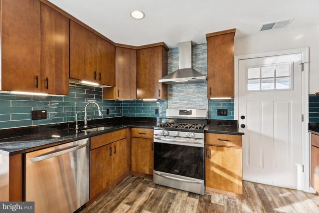 7433 BATH ST, Springfield, VA 22150