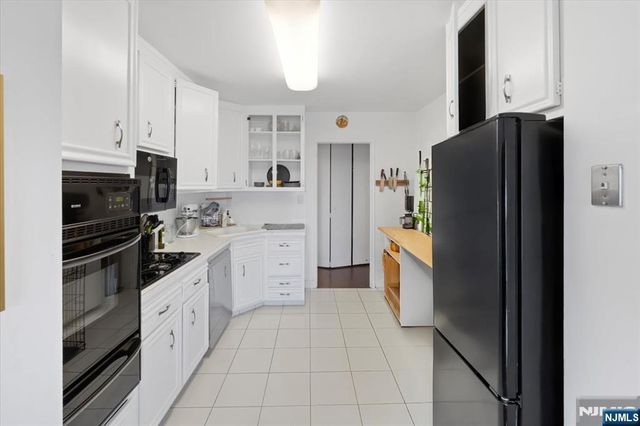 2077 Center Avenue 7G, Fort Lee, NJ 07024