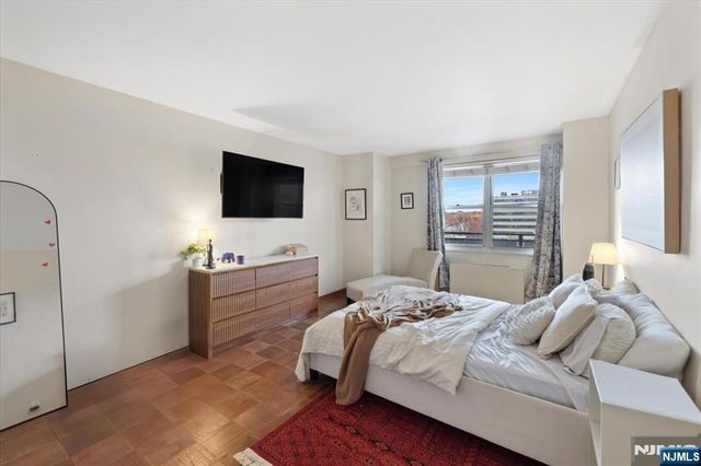 2077 Center Avenue 7G, Fort Lee, NJ 07024