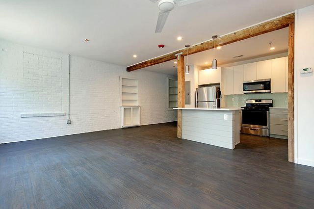 2000 Reynolds Avenue 204, North Charleston, SC 29405