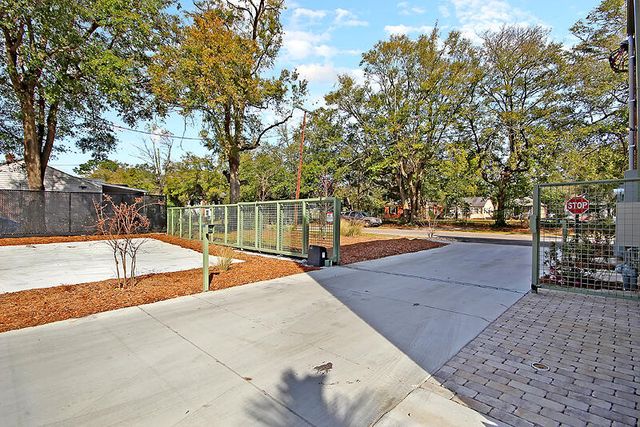 2000 Reynolds Avenue 204, North Charleston, SC 29405