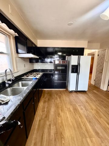 1551 N 43rd Avenue, Stone Park, IL 60165