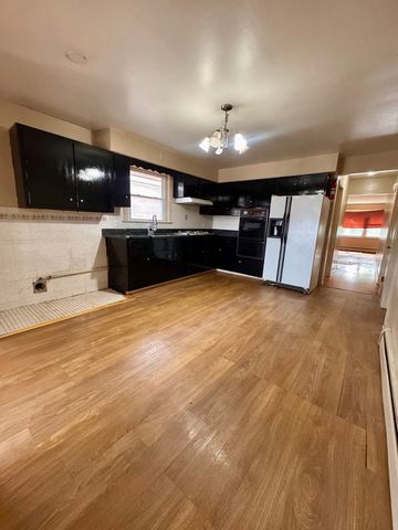 1551 N 43rd Avenue, Stone Park, IL 60165