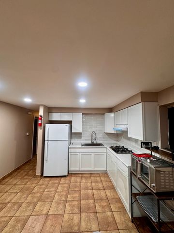 1551 N 43rd Avenue, Stone Park, IL 60165