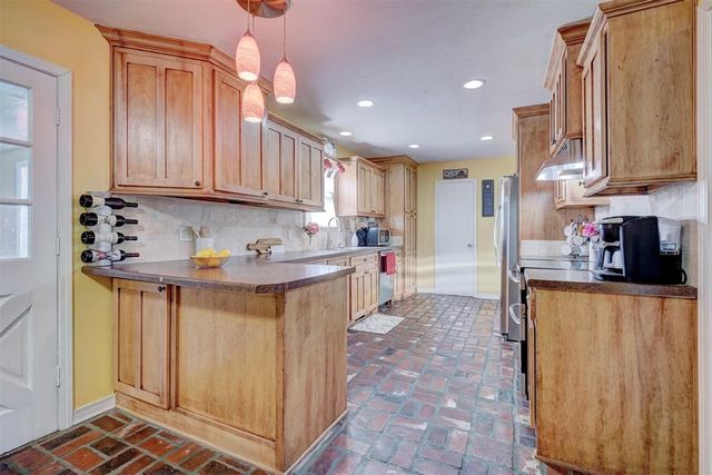2801 N McMillan Avenue, Bethany, OK 73008