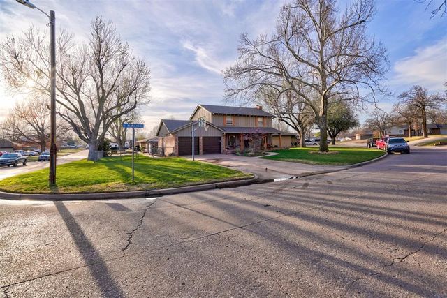 2801 N McMillan Avenue, Bethany, OK 73008