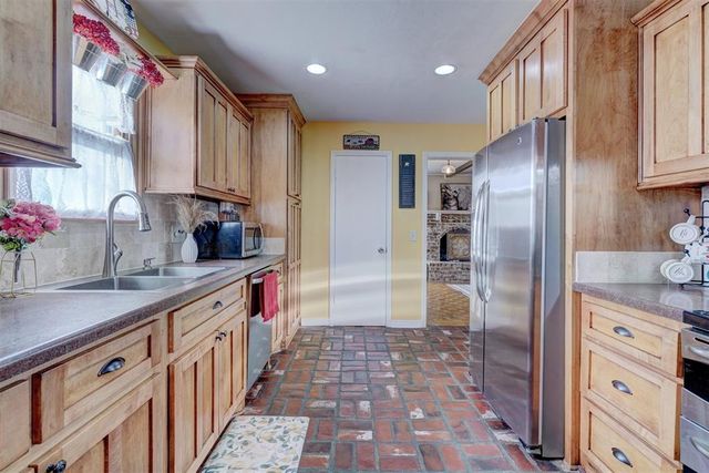 2801 N McMillan Avenue, Bethany, OK 73008