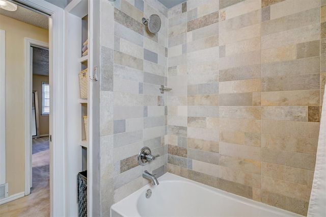 2801 N McMillan Avenue, Bethany, OK 73008