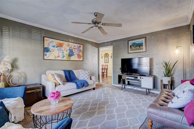2801 N McMillan Avenue, Bethany, OK 73008