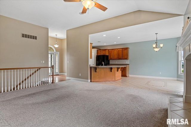 517 HEATHROW Lane, Rochester, IL 62563