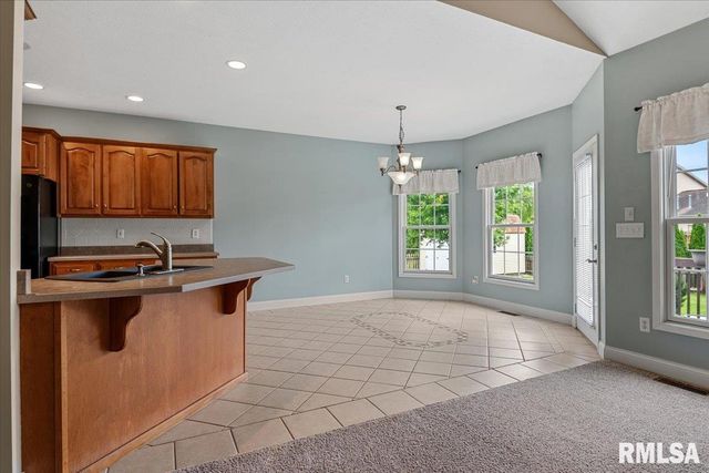517 HEATHROW Lane, Rochester, IL 62563
