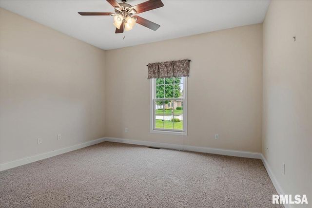 517 HEATHROW Lane, Rochester, IL 62563