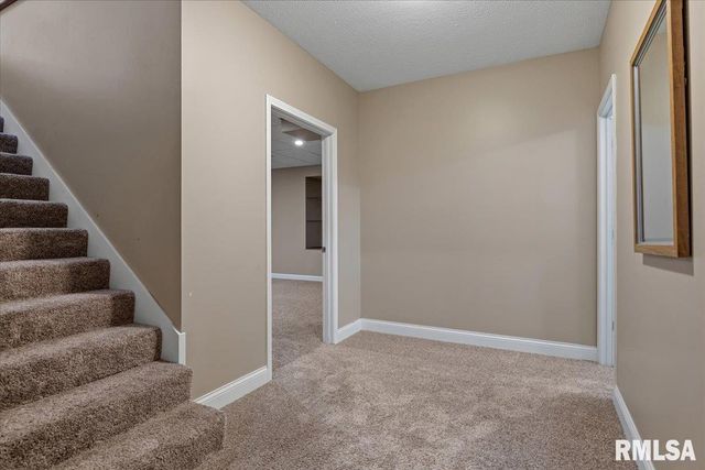 517 HEATHROW Lane, Rochester, IL 62563