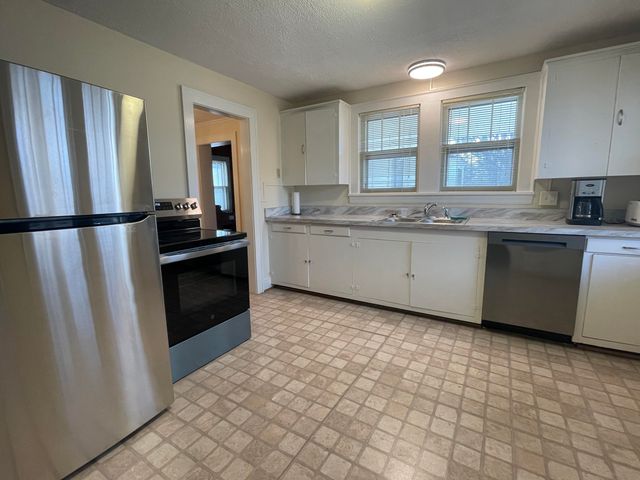 1008 Hampton AVE, Bedford, VA 24523