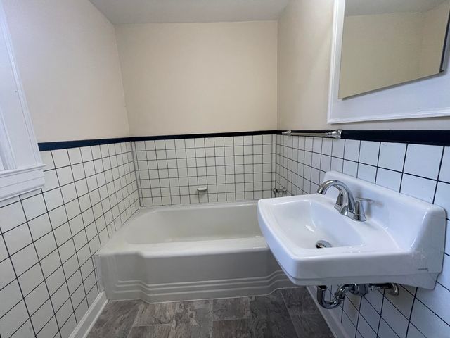 1008 Hampton AVE, Bedford, VA 24523