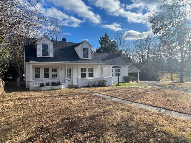 1008 Hampton AVE, Bedford, VA 24523