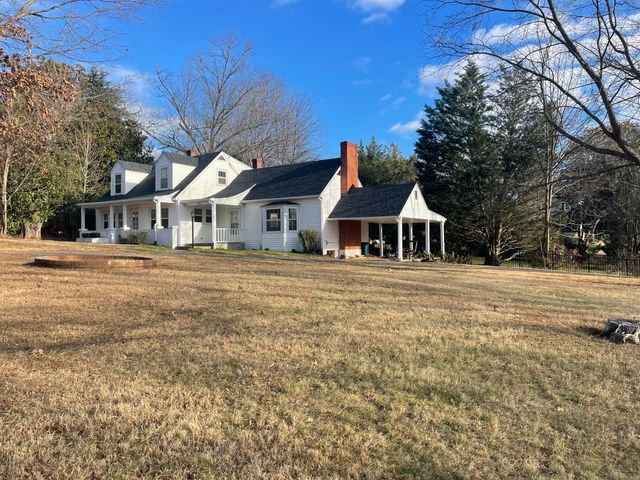 1008 Hampton AVE, Bedford, VA 24523