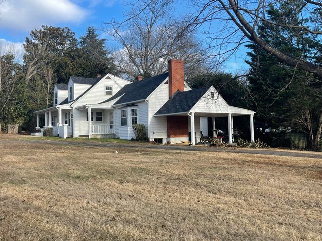 1008 Hampton AVE, Bedford, VA 24523