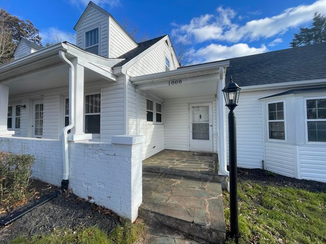 1008 Hampton AVE, Bedford, VA 24523